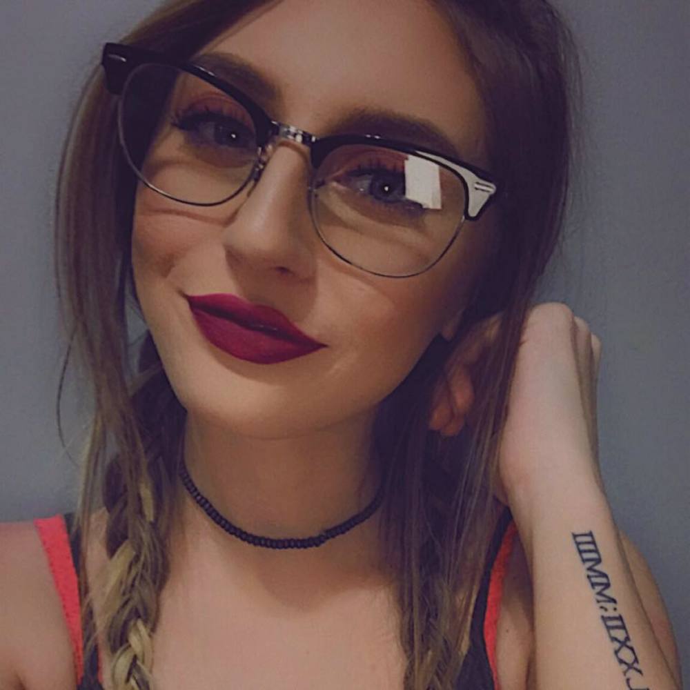 Meet your Posher, Jena